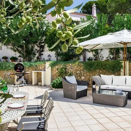 Sleeps 8 With Pool Air Con And Wifi *
