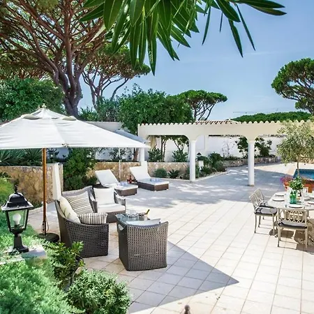 Sleeps 8 With Pool Air Con And Wifi Villa Vale do Lobo
