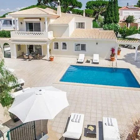 Sleeps 8 With Pool Air Con And Wifi * Vale do Lobo