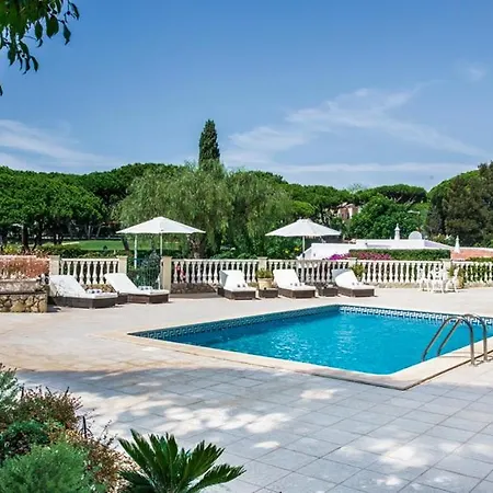 Sleeps 8 With Pool Air Con And Wifi * Vale do Lobo