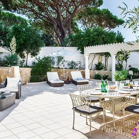Sleeps 8 With Pool Air Con And Wifi * Vale do Lobo
