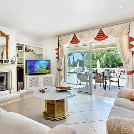 Villa Sleeps 8 With Pool Air Con And Wifi *